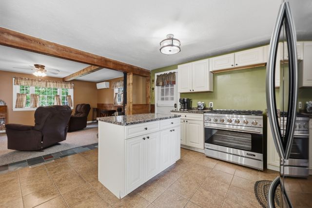 4 Olive Dr, Leominster, MA 01453