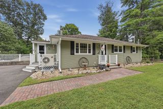 4 Olive Dr, Leominster, MA 01453