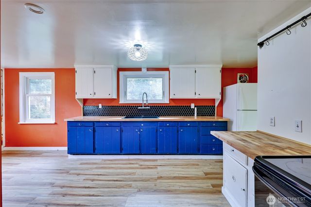 2821 NW Costa Vida Way, Poulsbo, WA 98370