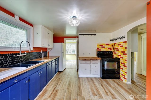 2821 NW Costa Vida Way, Poulsbo, WA 98370