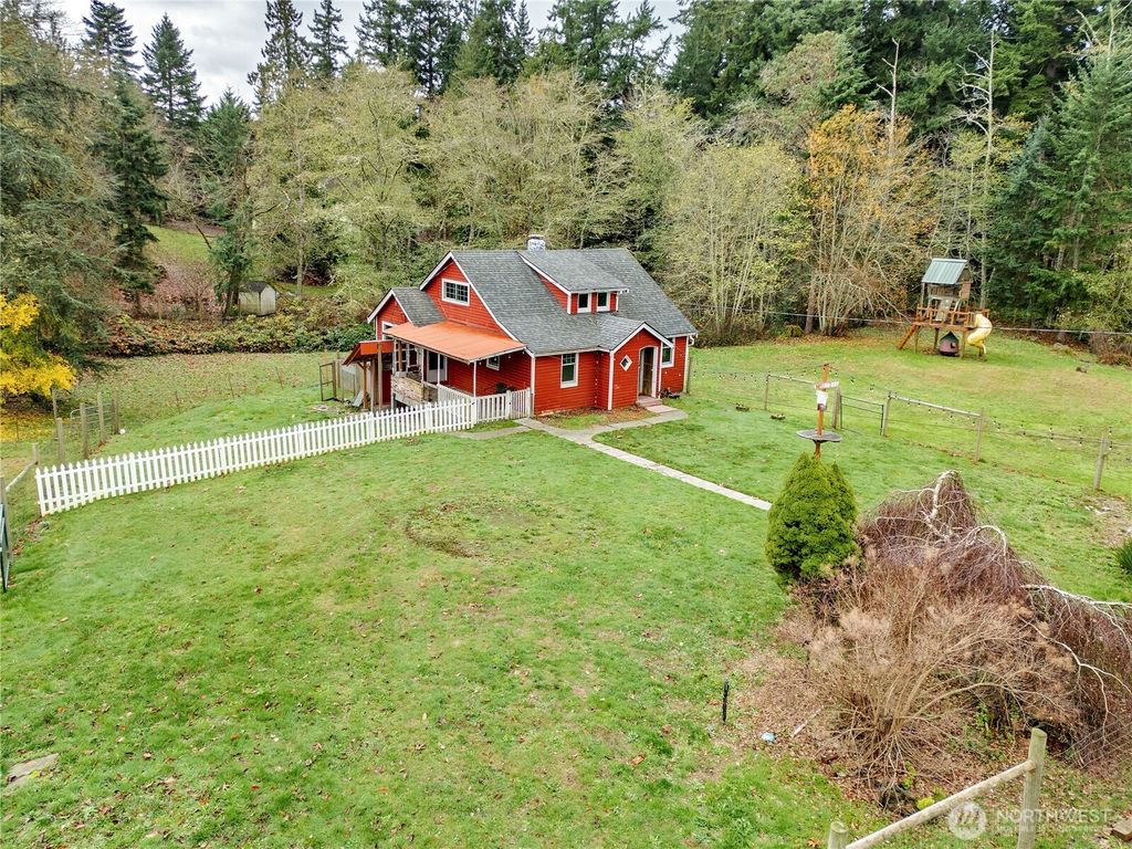 2821 NW Costa Vida Way, Poulsbo, WA 98370