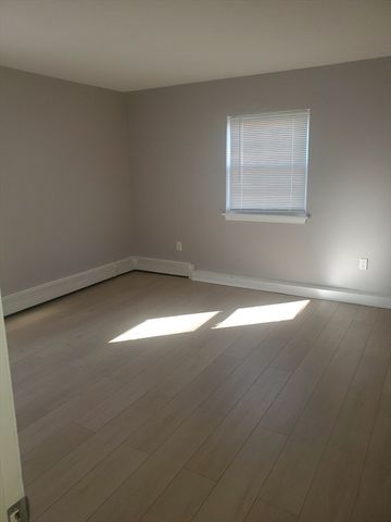 215 Pearl Street 9, Stoughton, MA 02702