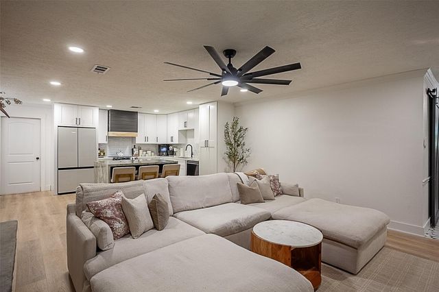 200 Jena Lane, Lumberton, TX 77657