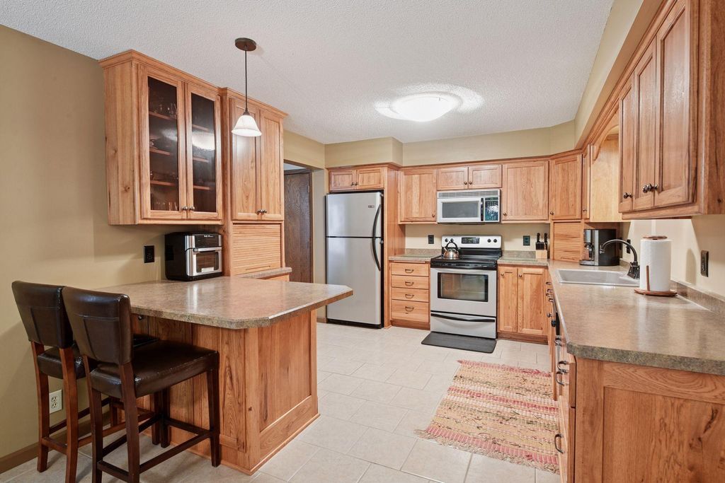 1648 Comstock Lane N, Plymouth, MN 55447