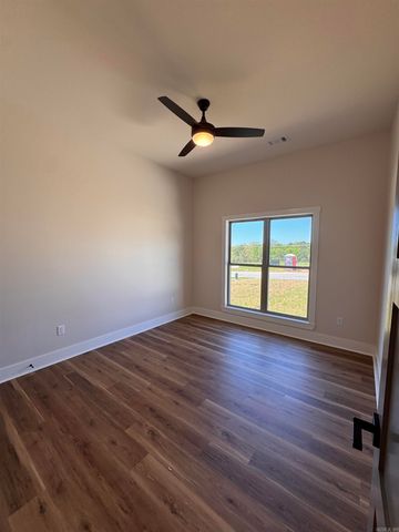 1220 Zenyatta, Searcy, AR 72143