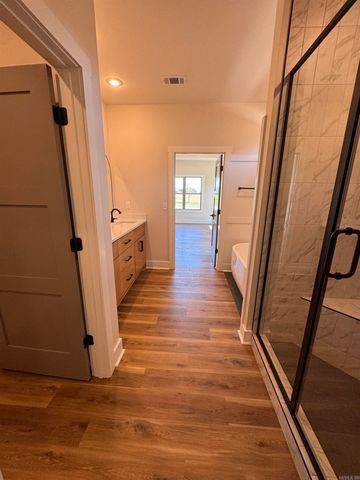 1220 Zenyatta, Searcy, AR 72143