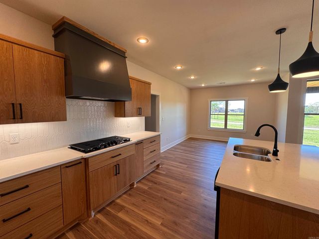 1220 Zenyatta, Searcy, AR 72143