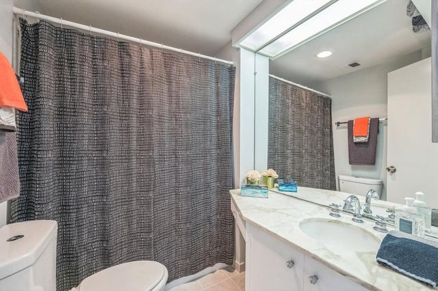 2550 dana 2F, Berkeley, CA 94704