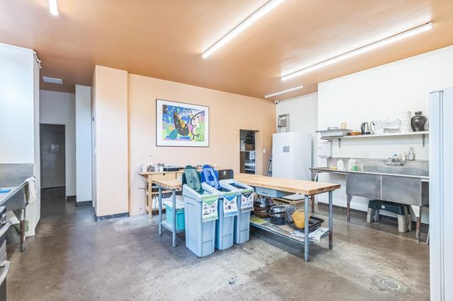 2550 dana 2F, Berkeley, CA 94704