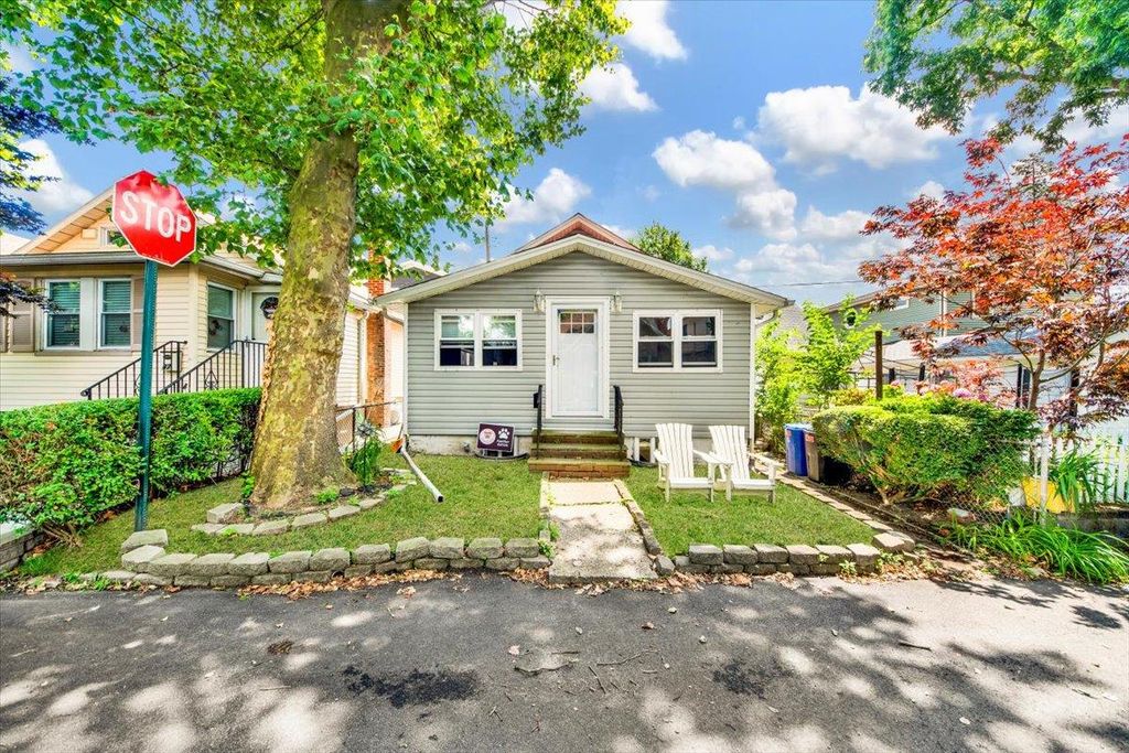 39 Chaffee Avenue 39, Bronx, NY 10465