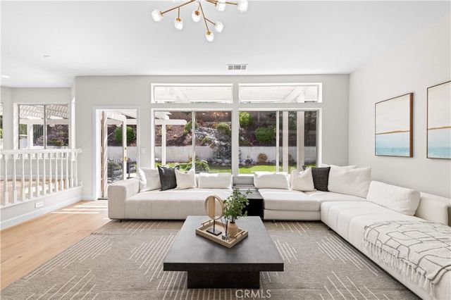 5776 Parkcrest Dr, La Verne, CA 91750