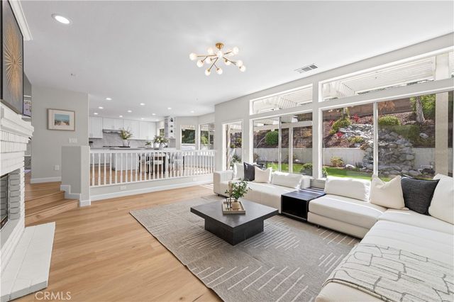 5776 Parkcrest Dr, La Verne, CA 91750