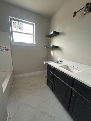 808 W Kelley Ann Street, Siloam Springs, AR 72761