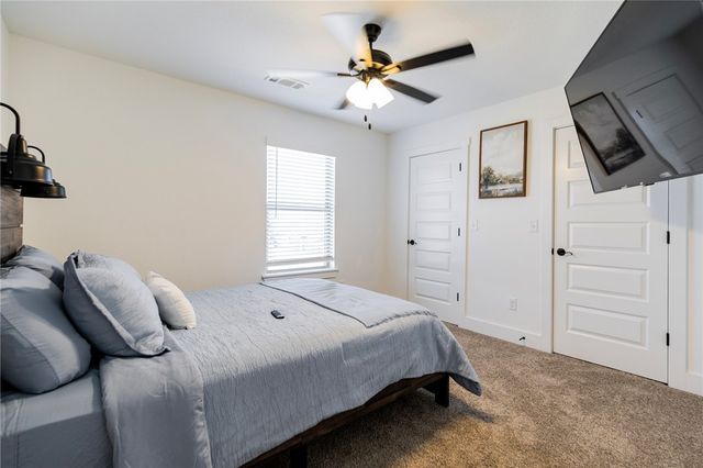 808 W Kelley Ann Street, Siloam Springs, AR 72761