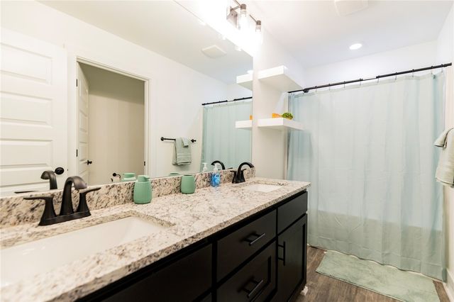 808 W Kelley Ann Street, Siloam Springs, AR 72761