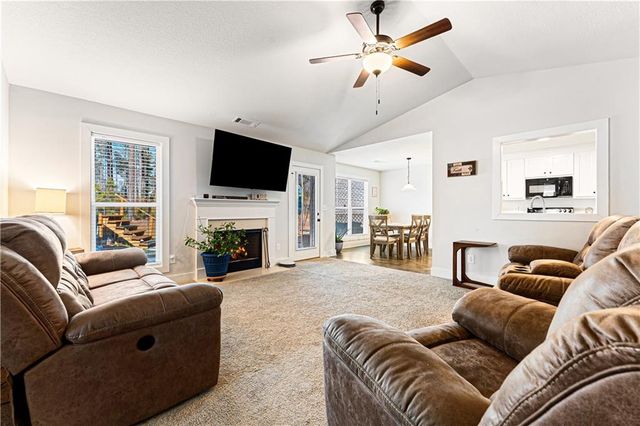 328 Walnut Drive, Hartwell, GA 30643