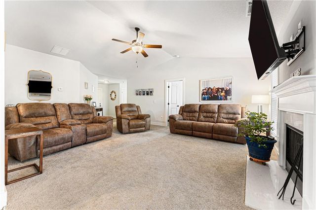 328 Walnut Drive, Hartwell, GA 30643