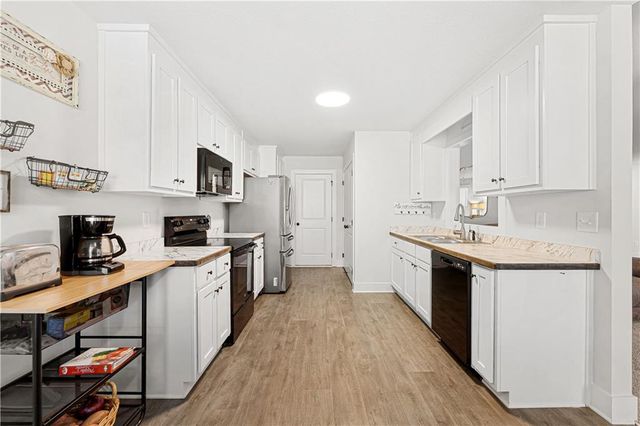 328 Walnut Drive, Hartwell, GA 30643