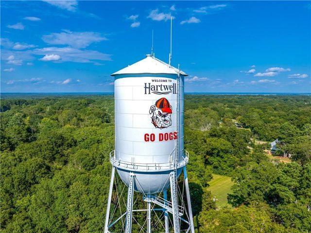 328 Walnut Drive, Hartwell, GA 30643