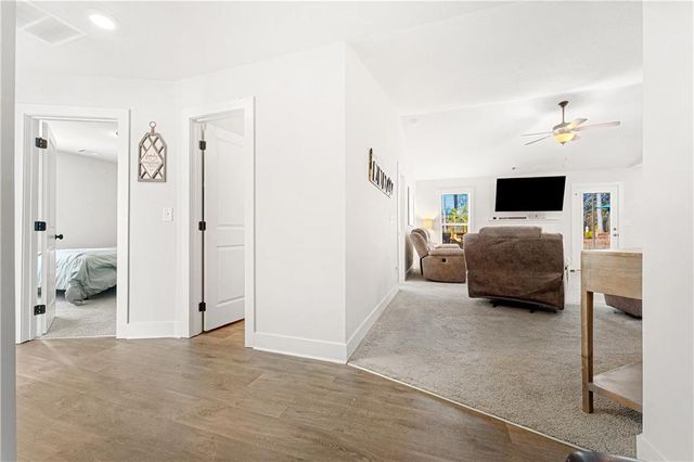 328 Walnut Drive, Hartwell, GA 30643