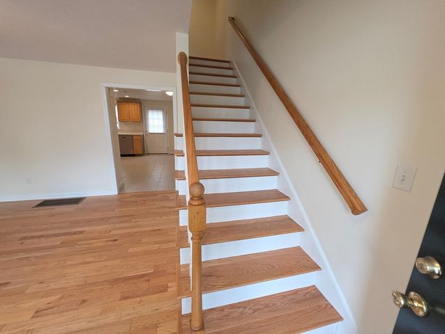 956 Warren Ave 4, Brockton, MA 02301