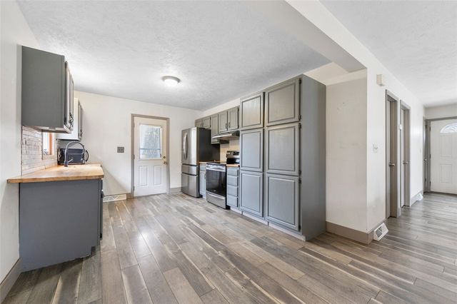 147 Valley View Road, Nottingham, PA 15330