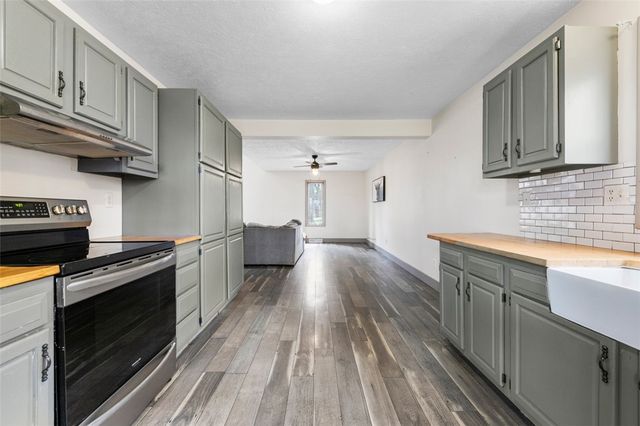 147 Valley View Road, Nottingham, PA 15330