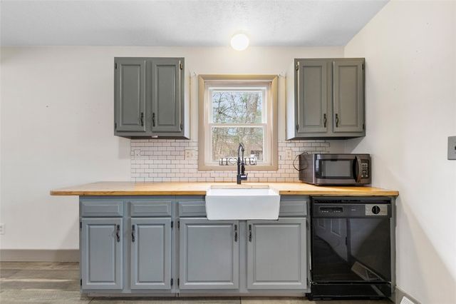 147 Valley View Road, Nottingham, PA 15330