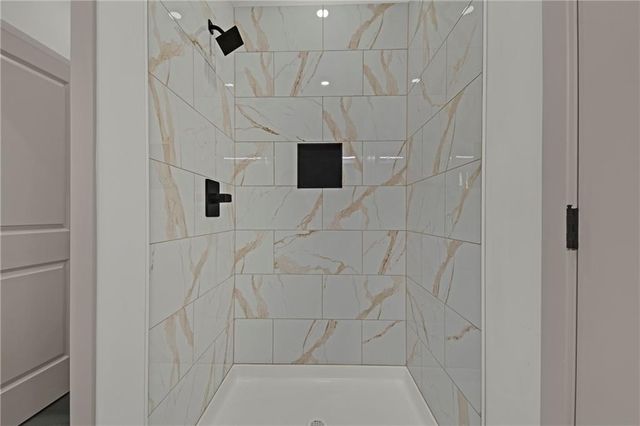 501 East Street, East Lynne, MO 64743