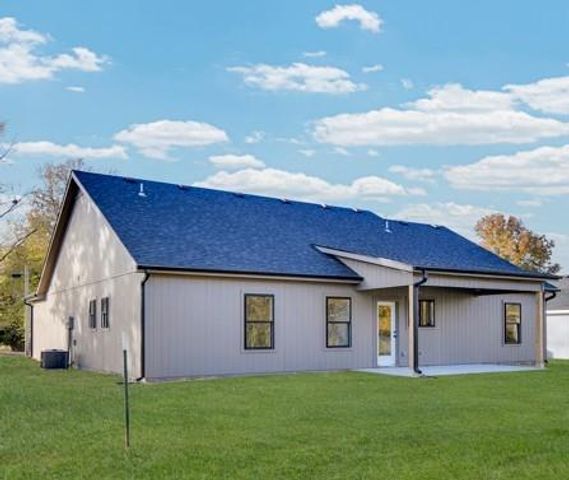 501 East Street, East Lynne, MO 64743