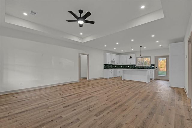 501 East Street, East Lynne, MO 64743