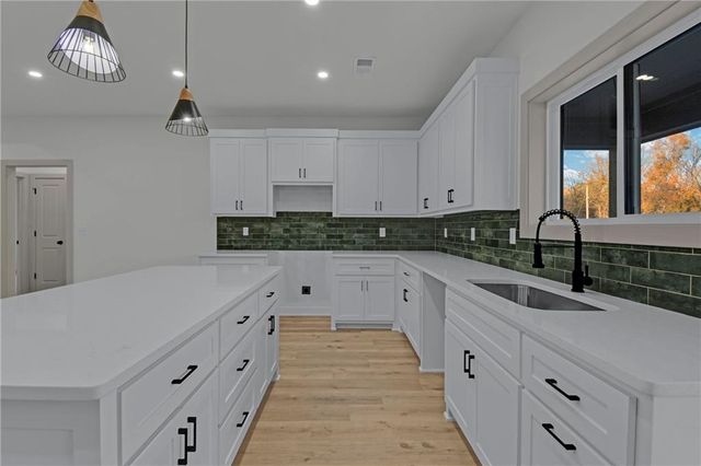 501 East Street, East Lynne, MO 64743