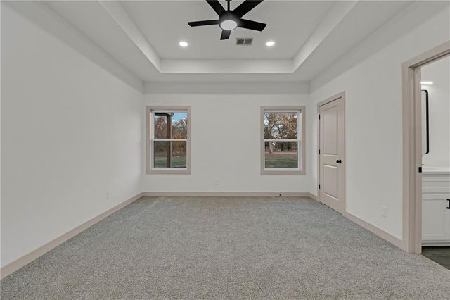 501 East Street, East Lynne, MO 64743