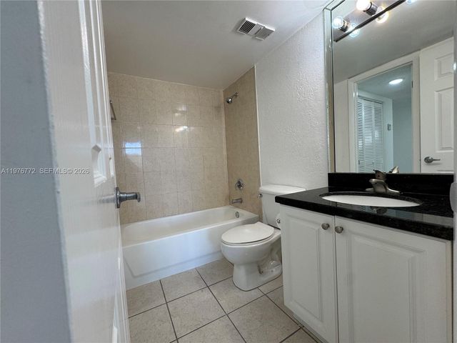 13120 SW 92nd Ave B-302, Miami, FL 33176