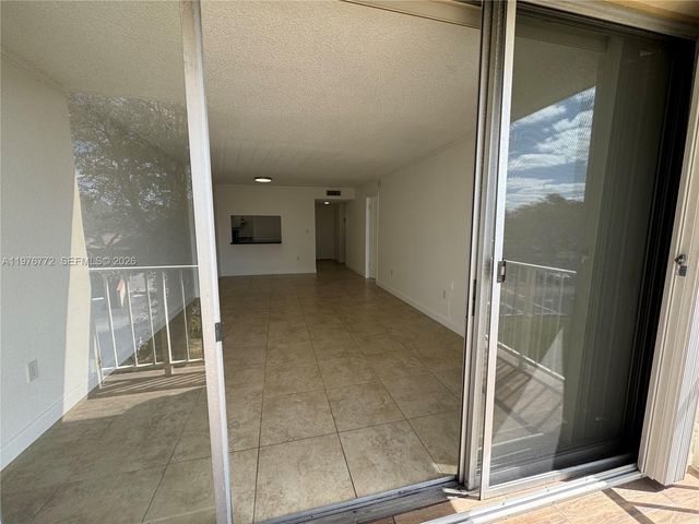 13120 SW 92nd Ave B-302, Miami, FL 33176