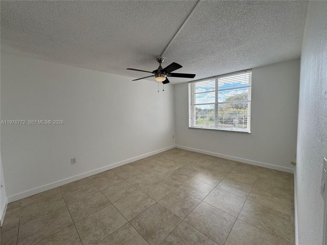 13120 SW 92nd Ave B-302, Miami, FL 33176