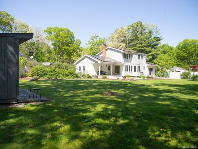 8 Donnatella Lane, Nesconset, NY 11767