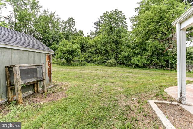 1140 OYSTER MILL RD, Camp Hill, PA 17011