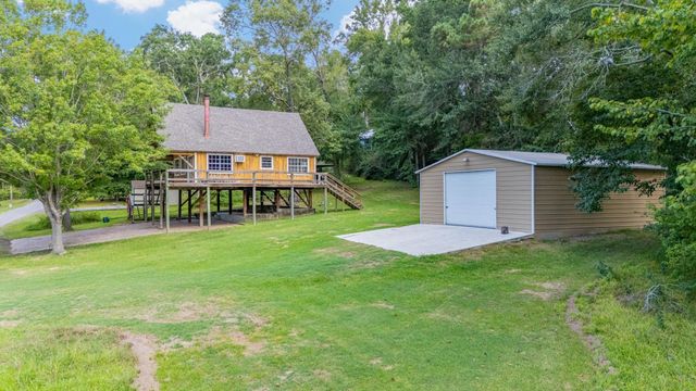 161 White Oak Street, Point Blank, TX 77364