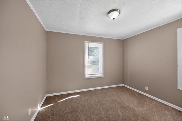 5936 E Shimer Avenue, Indianapolis, IN 46219