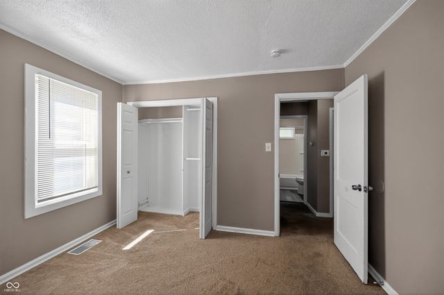 5936 E Shimer Avenue, Indianapolis, IN 46219