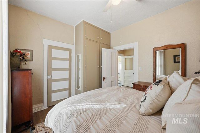 1214 Everett St, Caldwell, ID 83605