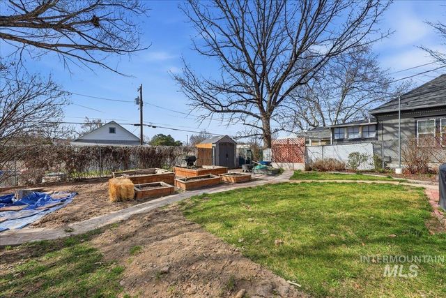 1214 Everett St, Caldwell, ID 83605