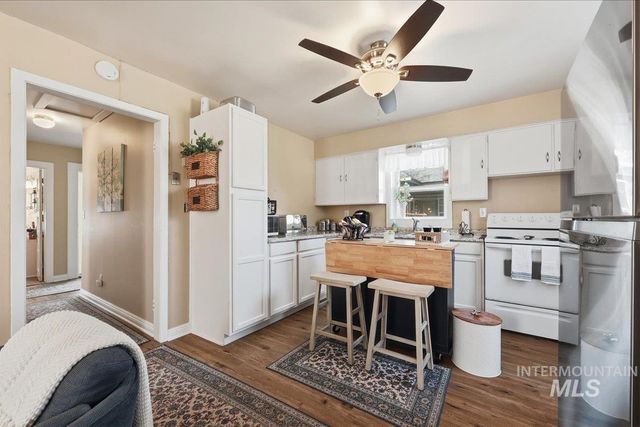 1214 Everett St, Caldwell, ID 83605