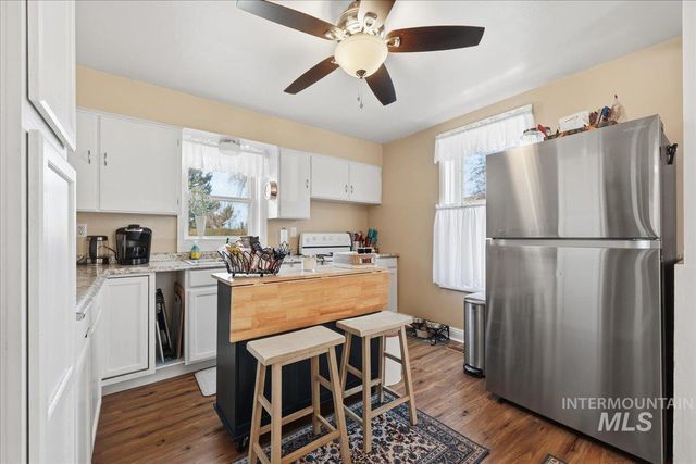 1214 Everett St, Caldwell, ID 83605