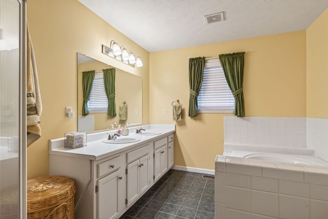 1505 Donna Pl, Cookeville, TN 38506