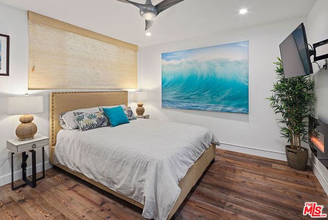 472 Rosecrans Avenue, Manhattan Beach, CA 90266