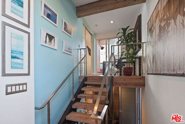 472 Rosecrans Avenue, Manhattan Beach, CA 90266