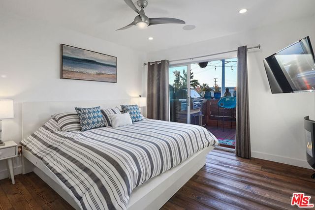 472 Rosecrans Avenue, Manhattan Beach, CA 90266