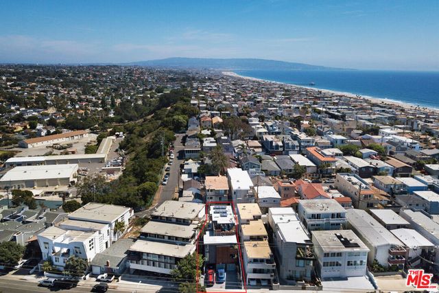 472 Rosecrans Avenue, Manhattan Beach, CA 90266
